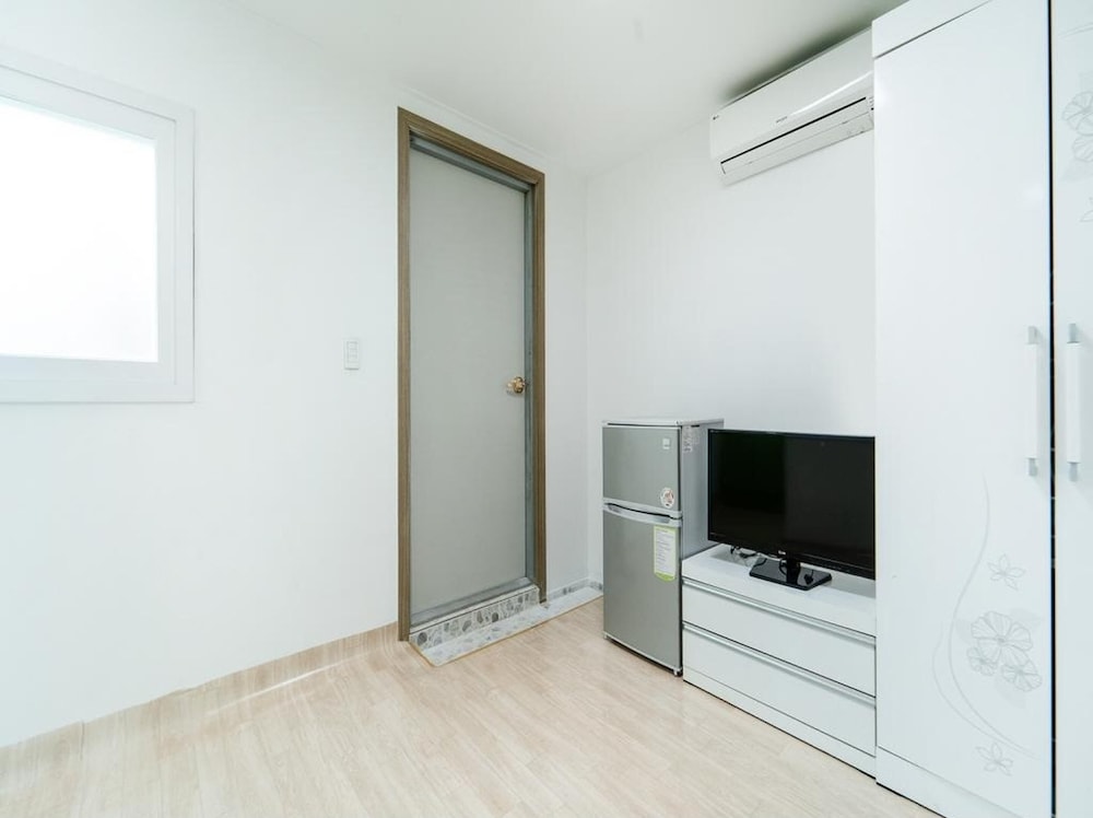 Basic Room, 1 Bedroom (lilac(nowithpet)) photo 3