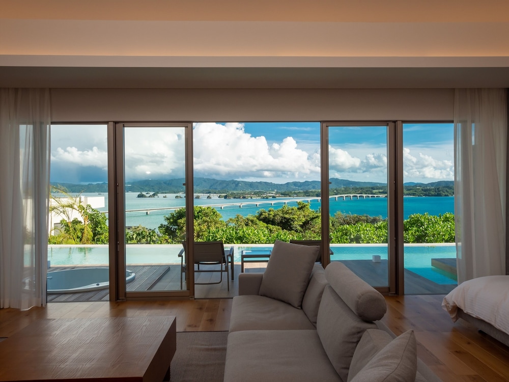 Luxury Pool Villa, Non Smoking photo 2