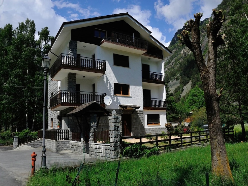Chalet photo 1