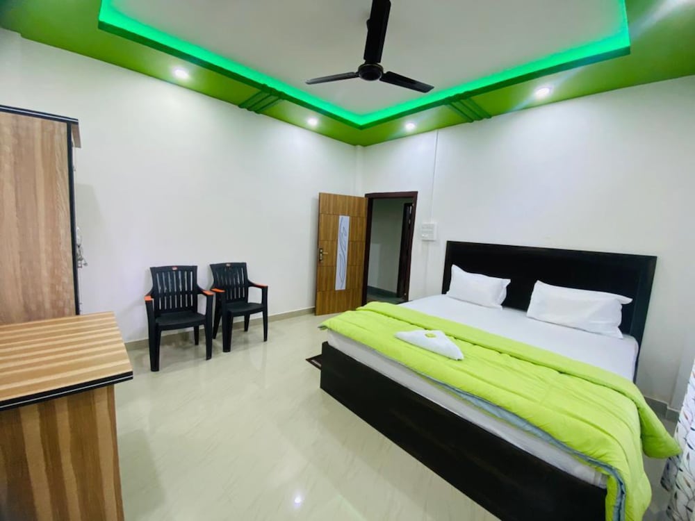 Deluxe Room - Photo 9