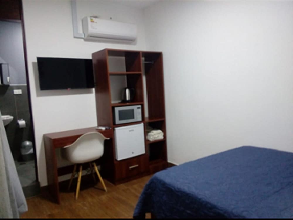 Classic Room, 1 Queen Bed photo 2