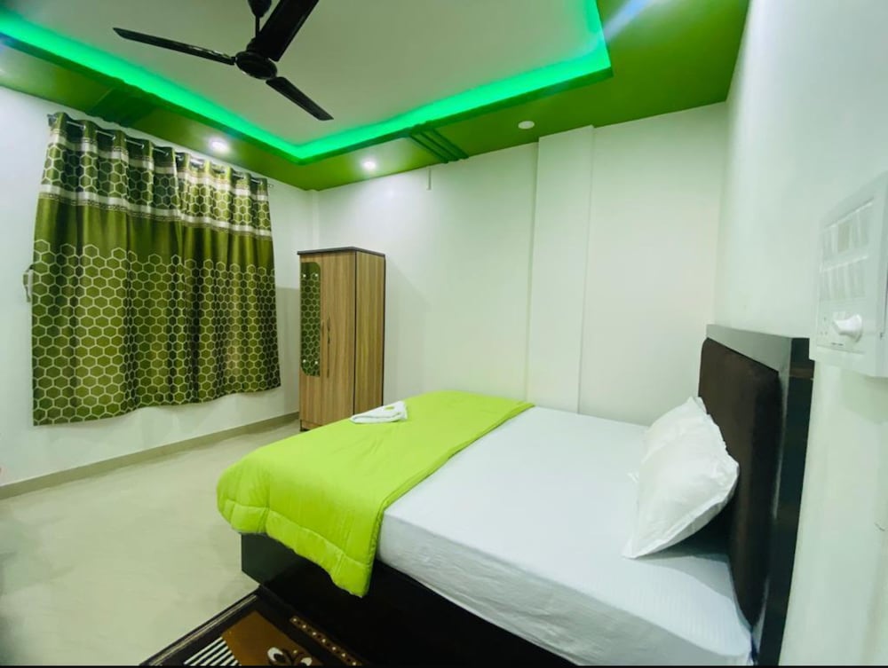 Deluxe Room - Photo 7