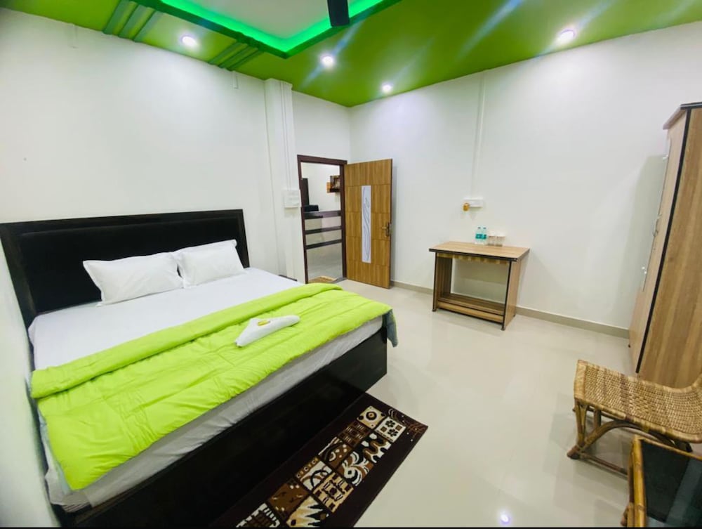 Deluxe Room - Photo 6
