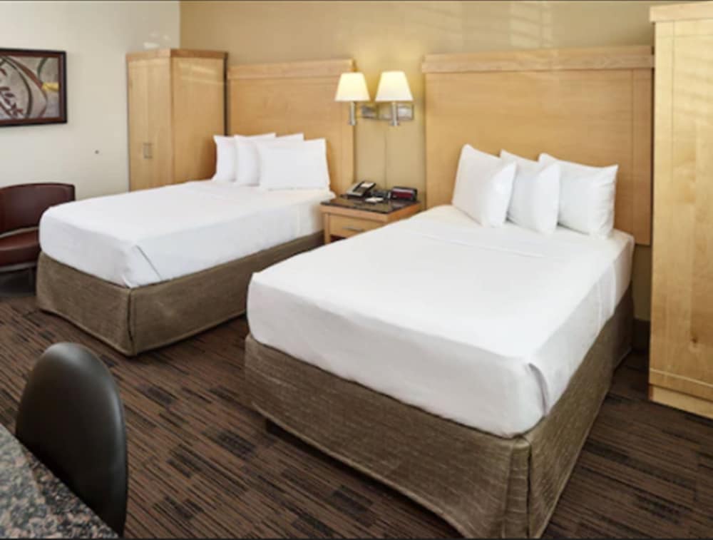 Deluxe Room, 2 Double Beds, Accessible, Non Smoking - Photo 1