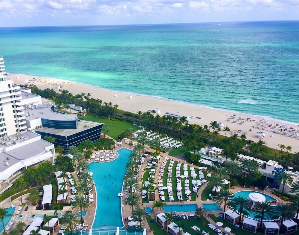 Junior Suite, 1 King Bed with Sofa bed, Balcony, Ocean View