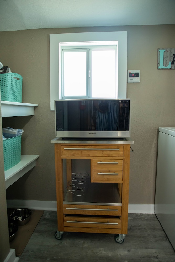 Family Home with Private Pool Yard Only 24 Mi to Disney, Bilde 11