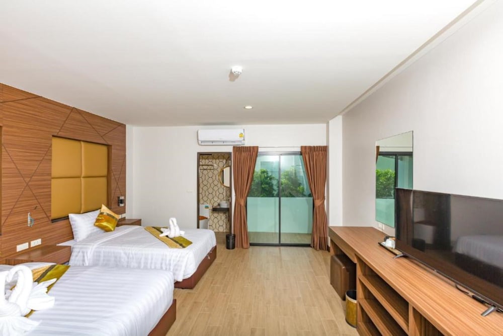 Deluxe Triple Room - Photo 2