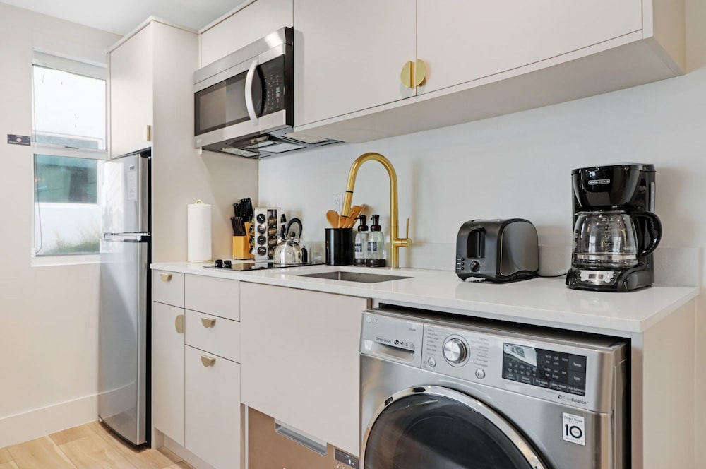 2 Bedroom | 1 Bathroom - Photo 10