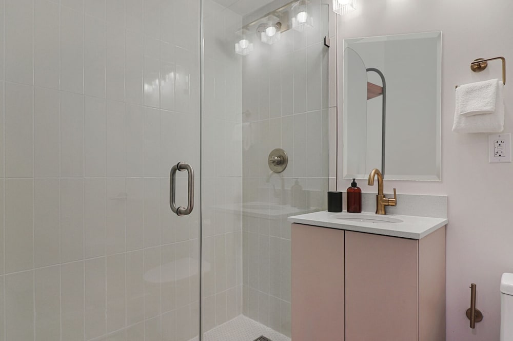 3 Bedroom | 2 Units - Photo 19