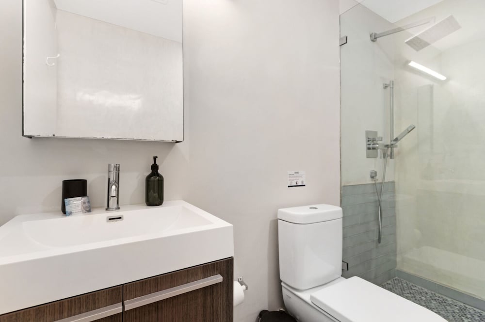 2 Bedroom thumbnail 5