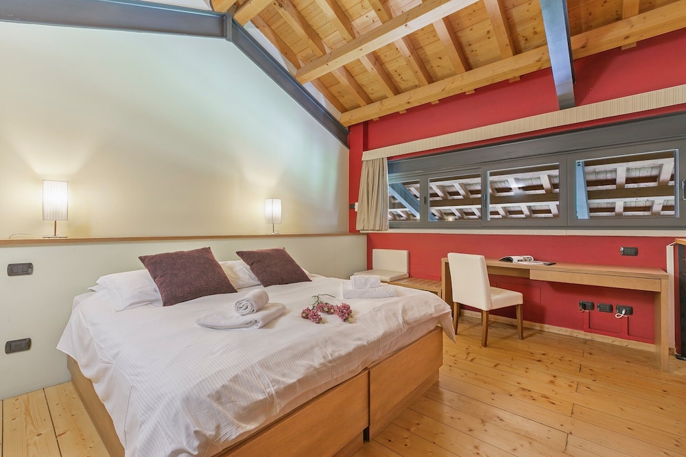 Family Room, Multiple Bedrooms (Junior Suite Coppa - Almavite)