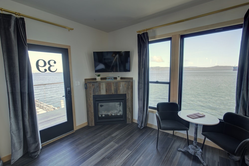 Luxe Ice House King 2nd Floor - Photo 17