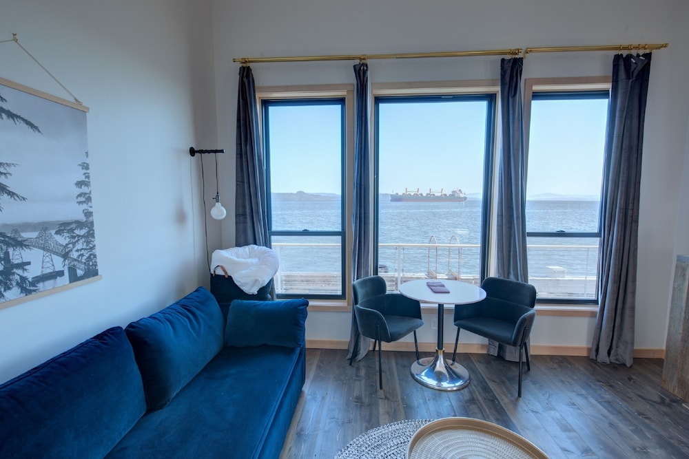 Ice House Suite 1st Floor