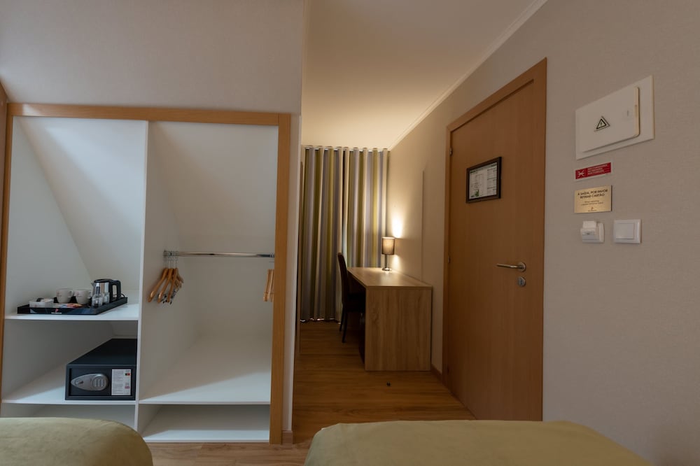 Quadruple Room - Photo 21