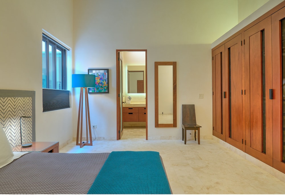 Deluxe Room (5), 1 King Bed