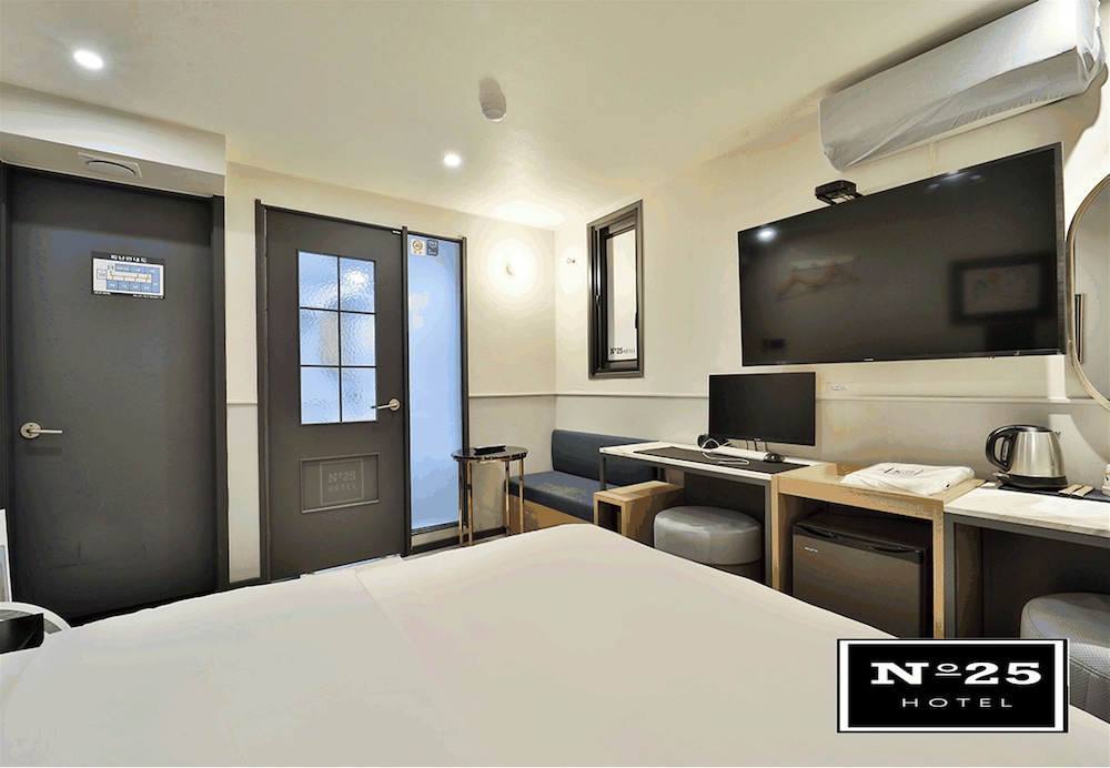 Deluxe Room - Photo 3