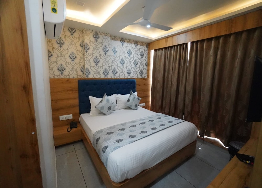 Deluxe Double Room, City View photo 2
