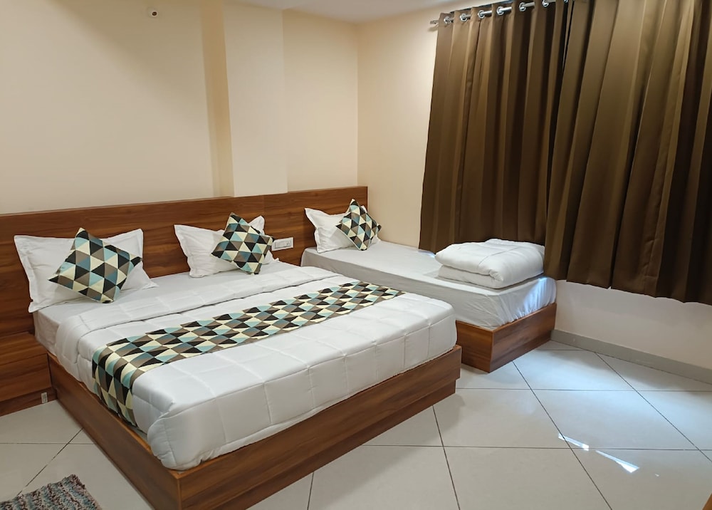 Deluxe Triple Room - Photo 1