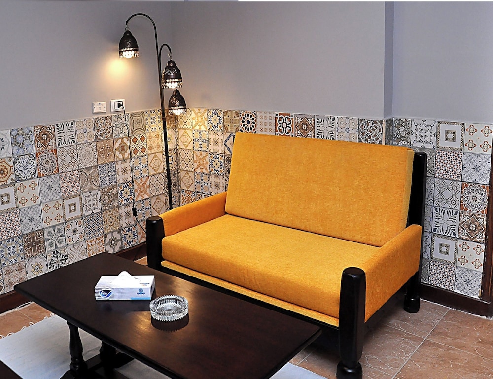 Standard Double Room thumbnail 5