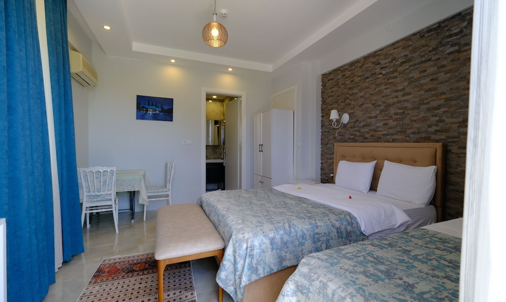 Comfort Double Room, 1 King Bed (2 People) photo 2