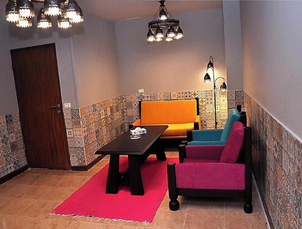 Standard Suite thumbnail 5