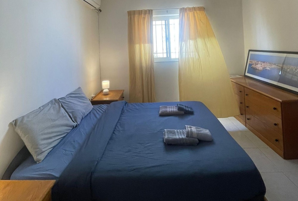 Standard Room, Multiple Bedrooms (SwieqiStay room6 private bath -) photo 2