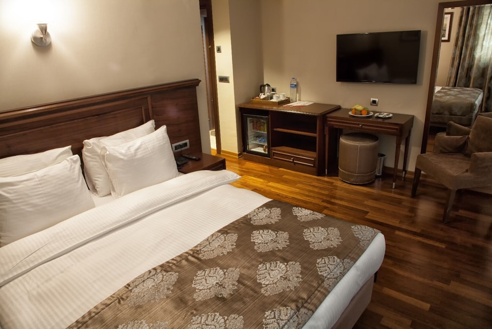 Standard Room, City View photo 3