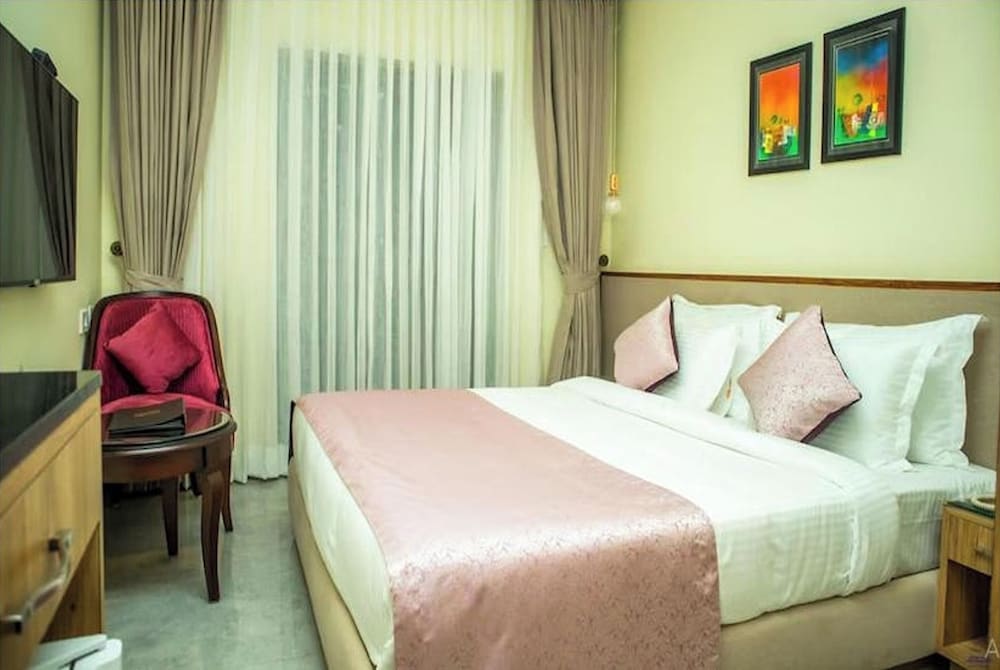 Deluxe Room - Photo 5