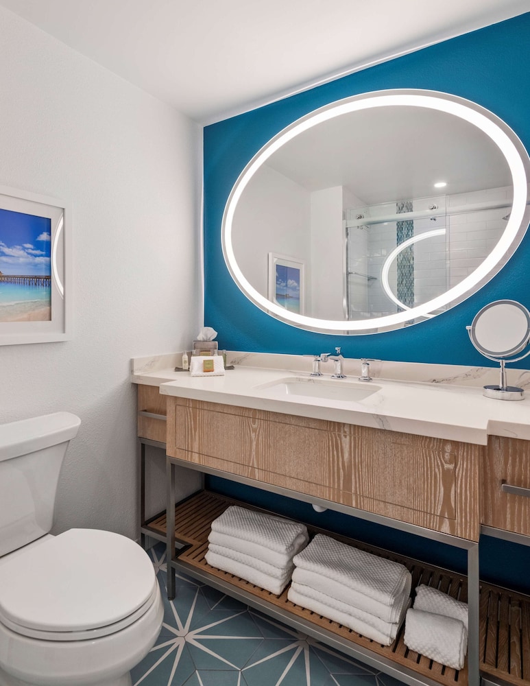 Suite, 1 King Bed, City View - Photo 6