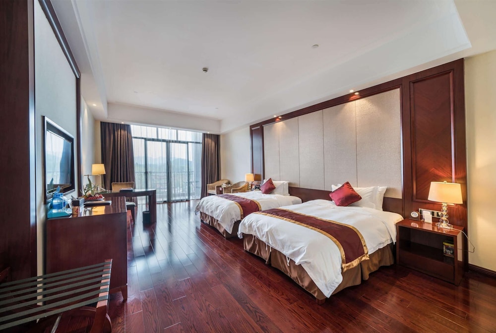 Deluxe Room, Smoking