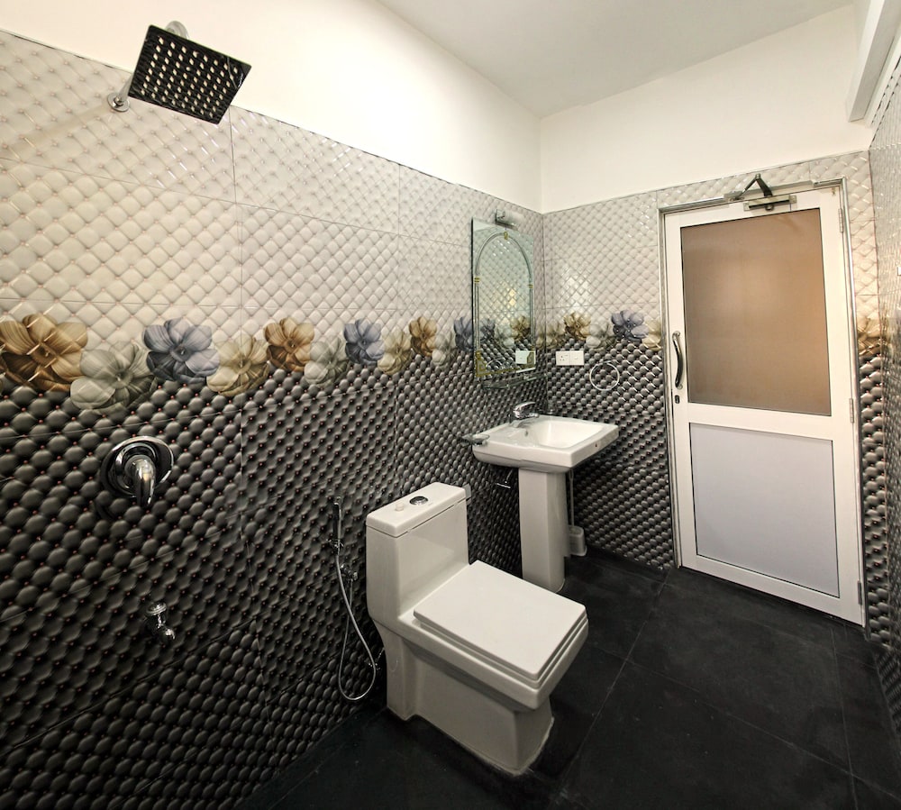 Deluxe Twin Room - Photo 17