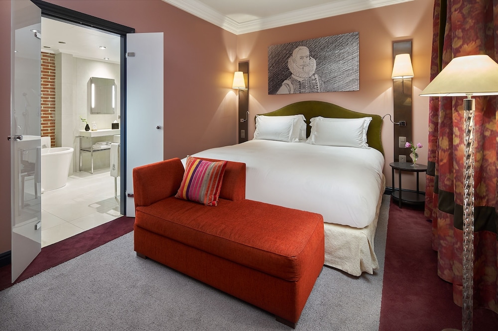 Suite, 1 King Bed (Canal House)