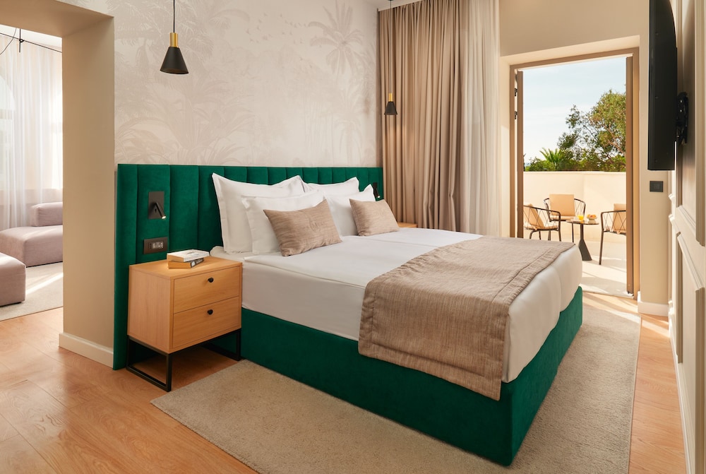 Deluxe Suite, Terrace, Sea View (Smart Lobby Suite) photo 2