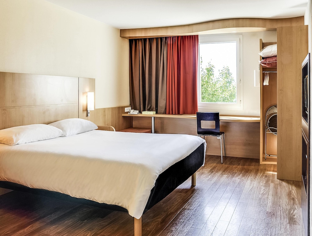 Standard Room, Multiple Beds - Photo 2