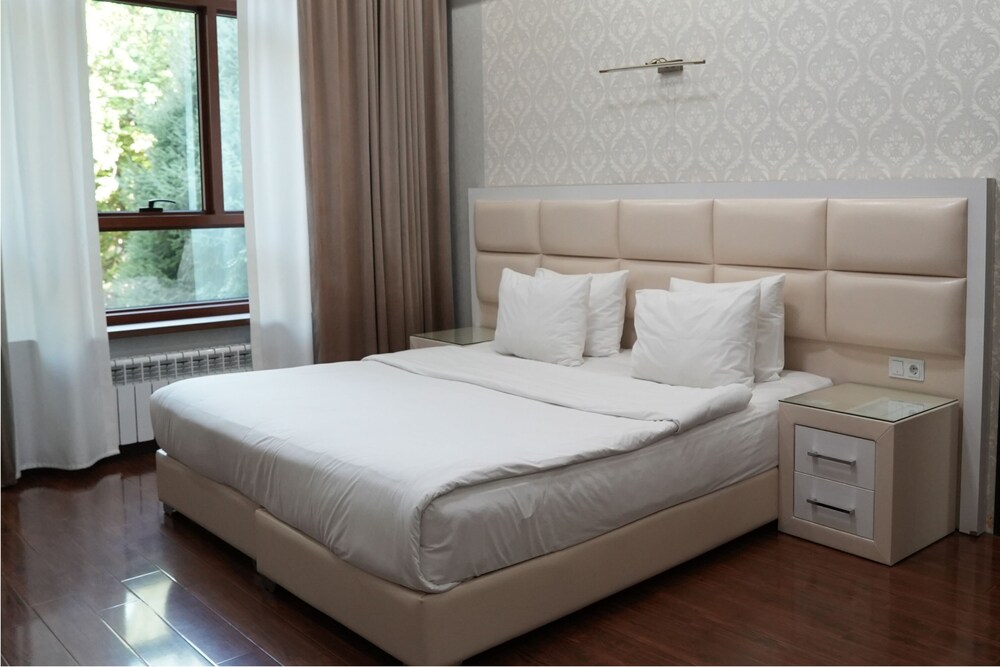 Standard Double or Twin Room, Garden View