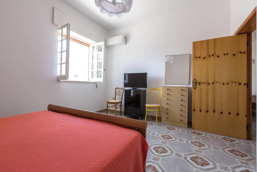 Villa photo 1