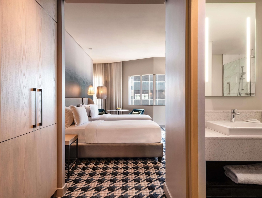 Family Suite, 2 Double Beds thumbnail 5