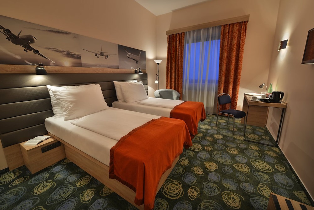 Room, Non Smoking (Two Twin Beds) - Photo 5