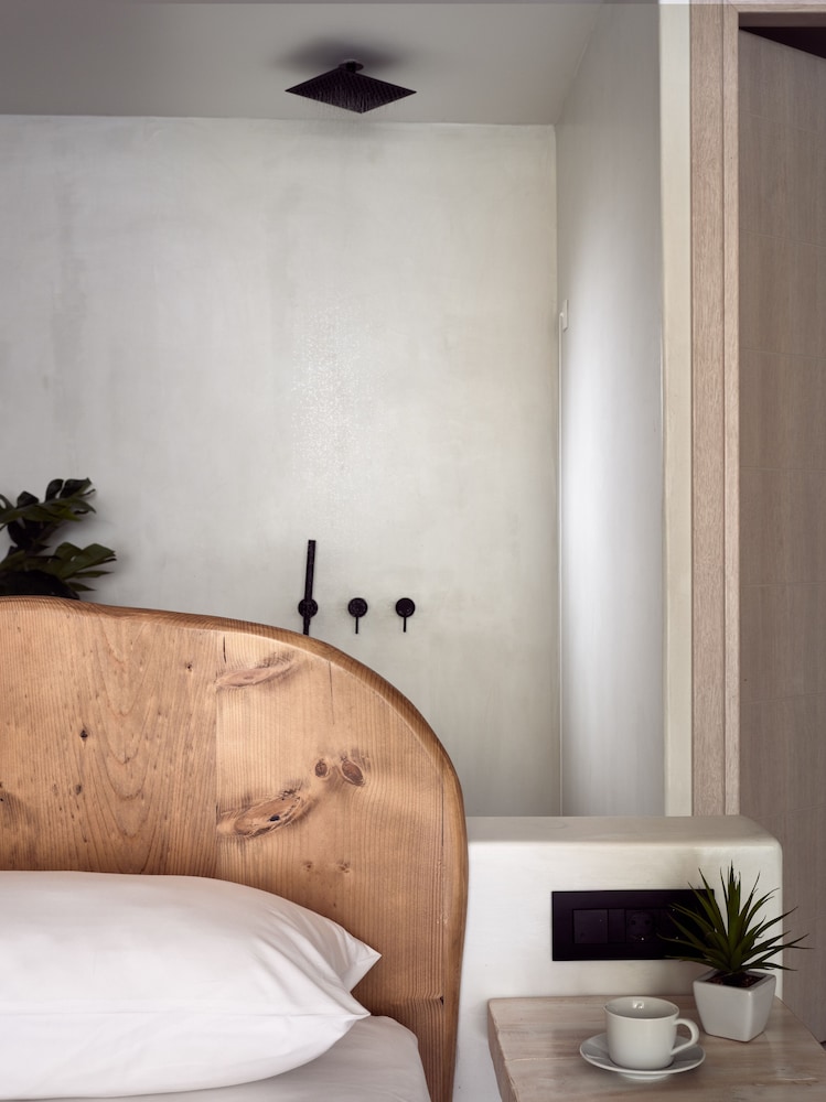Executive Junior Suite with Landscape View - Photo 5