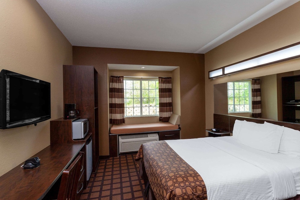 Room, Accessible photo 3