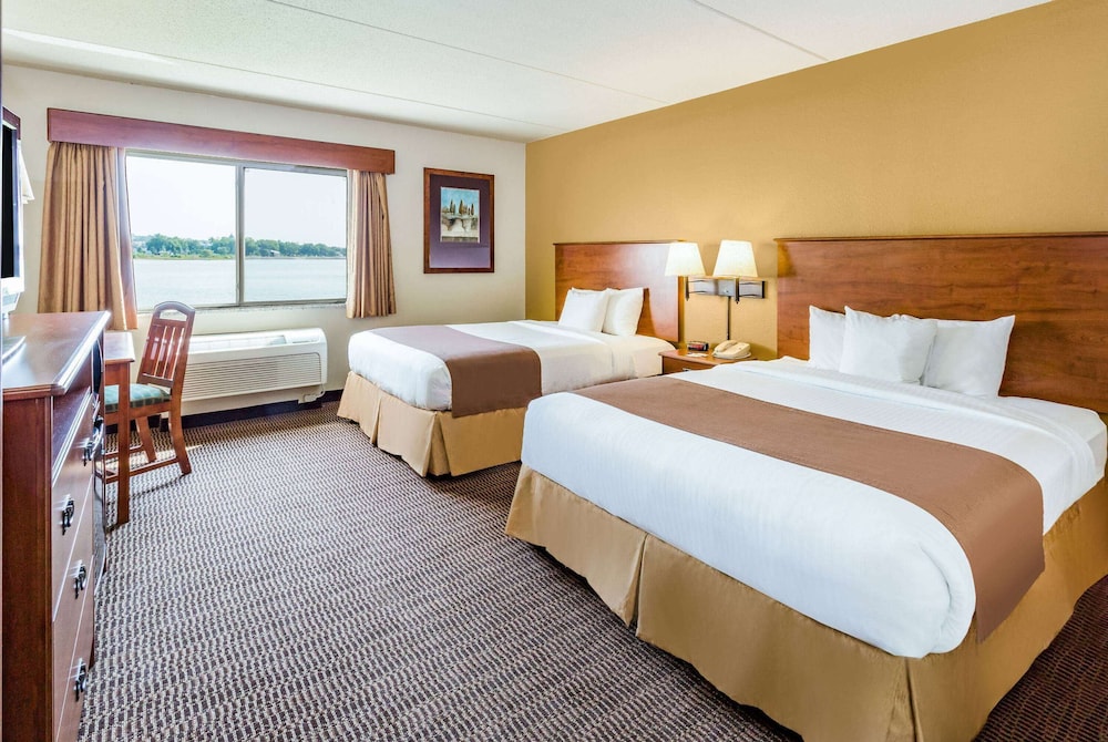 Room, 2 Queen Beds, Non Smoking (River View)