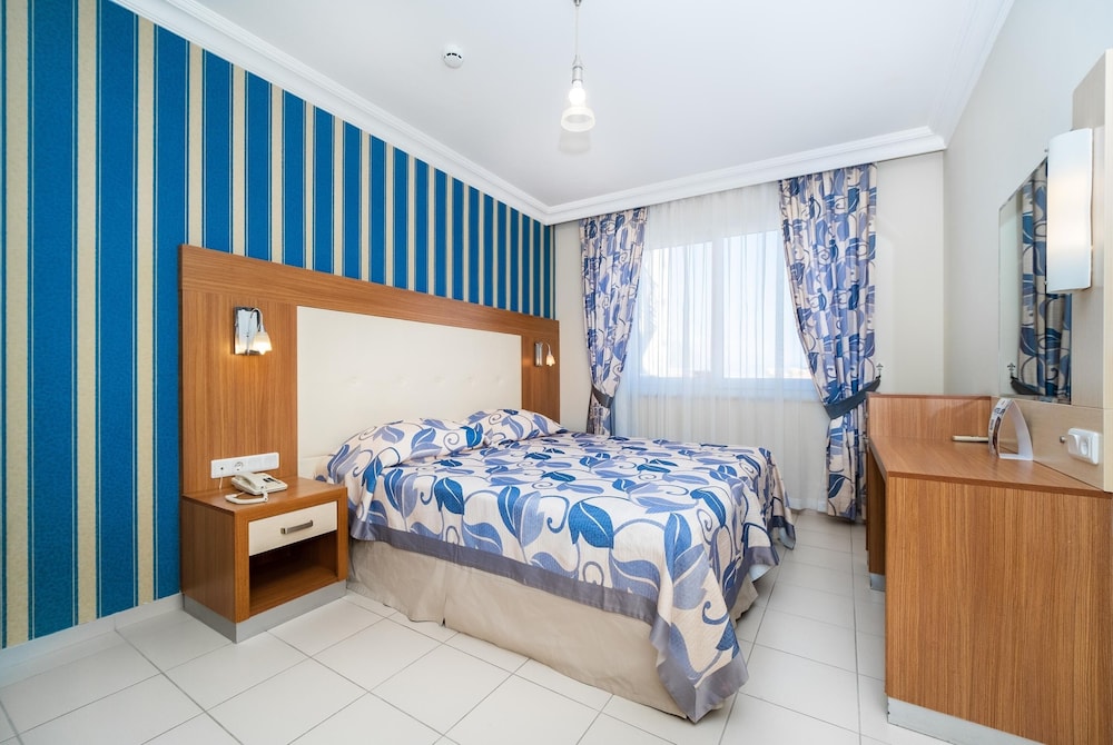 Suite, Sea View