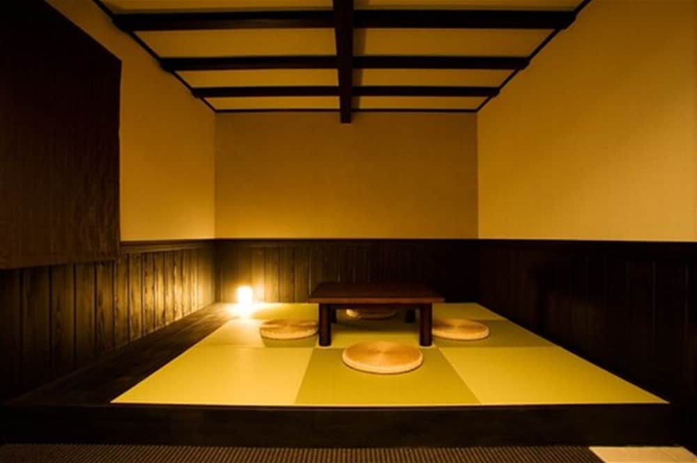 Standard Japanese-Western Style Room photo 2