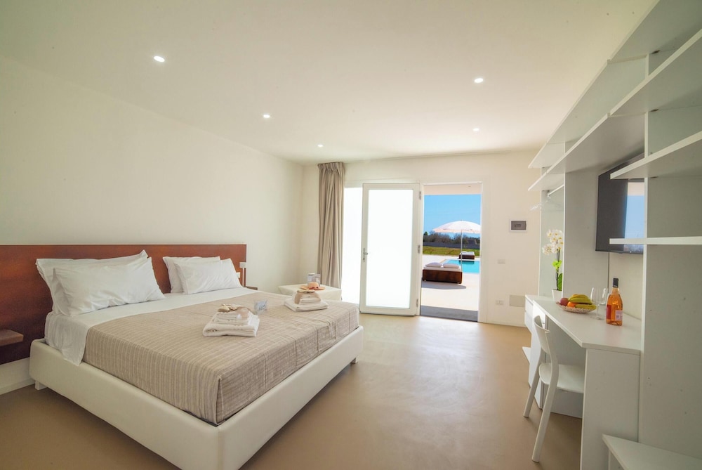 Family Room, Multiple Bedrooms (Agricola Chiani 1 Triple  Relax&Pool)