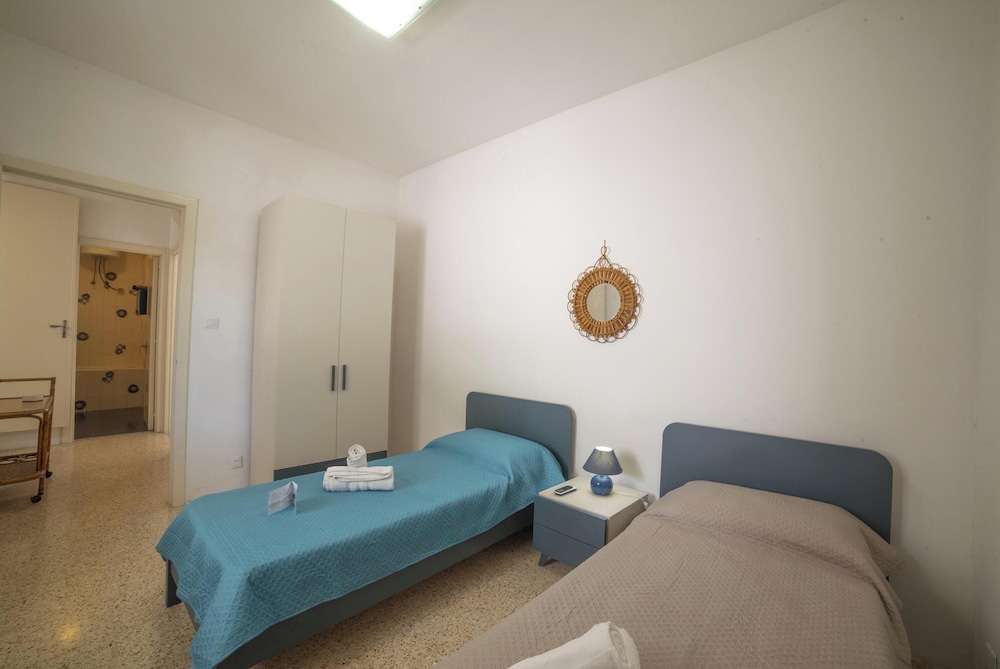Family Villa, Multiple Bedrooms (Giulia Apartment 1 on Seaside)