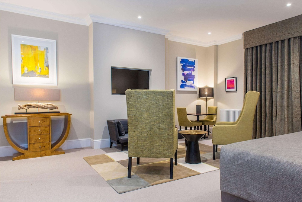 Feature Double Room - Photo 6