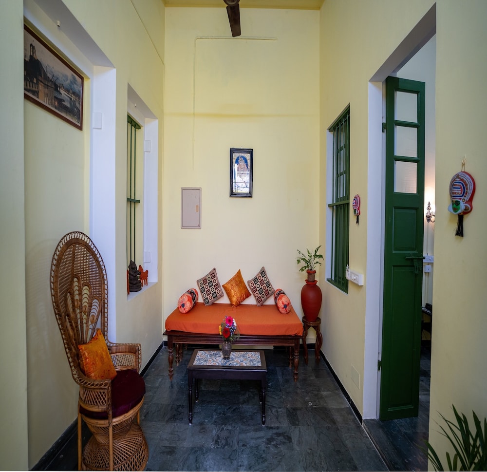 Family Room - Photo 8