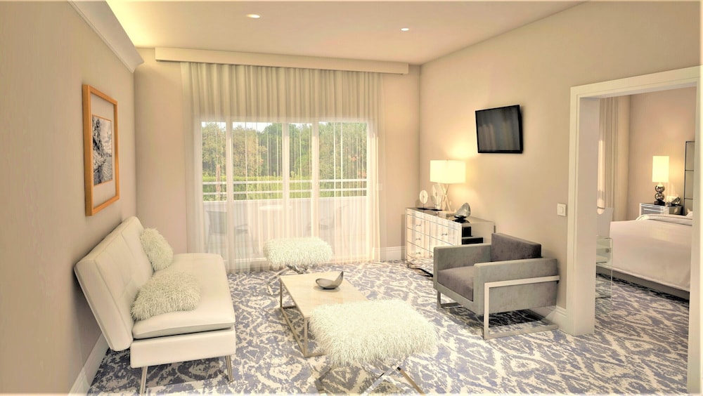 Luxury Suite, 1 King Bed with Sofa bed, Balcony, Sea View thumbnail 5