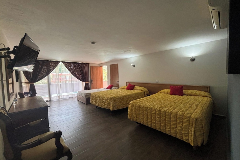 Standard Room (Quintuple)