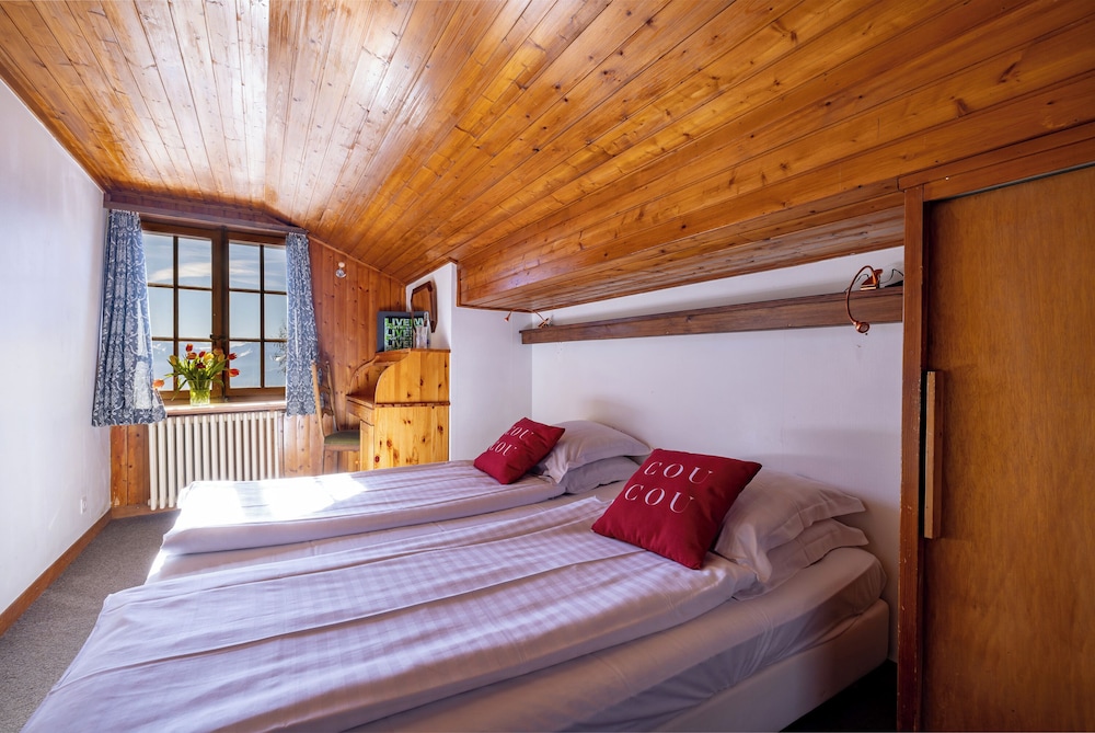 Economy Double Room, Shared Bathroom (Alpine) photo 1